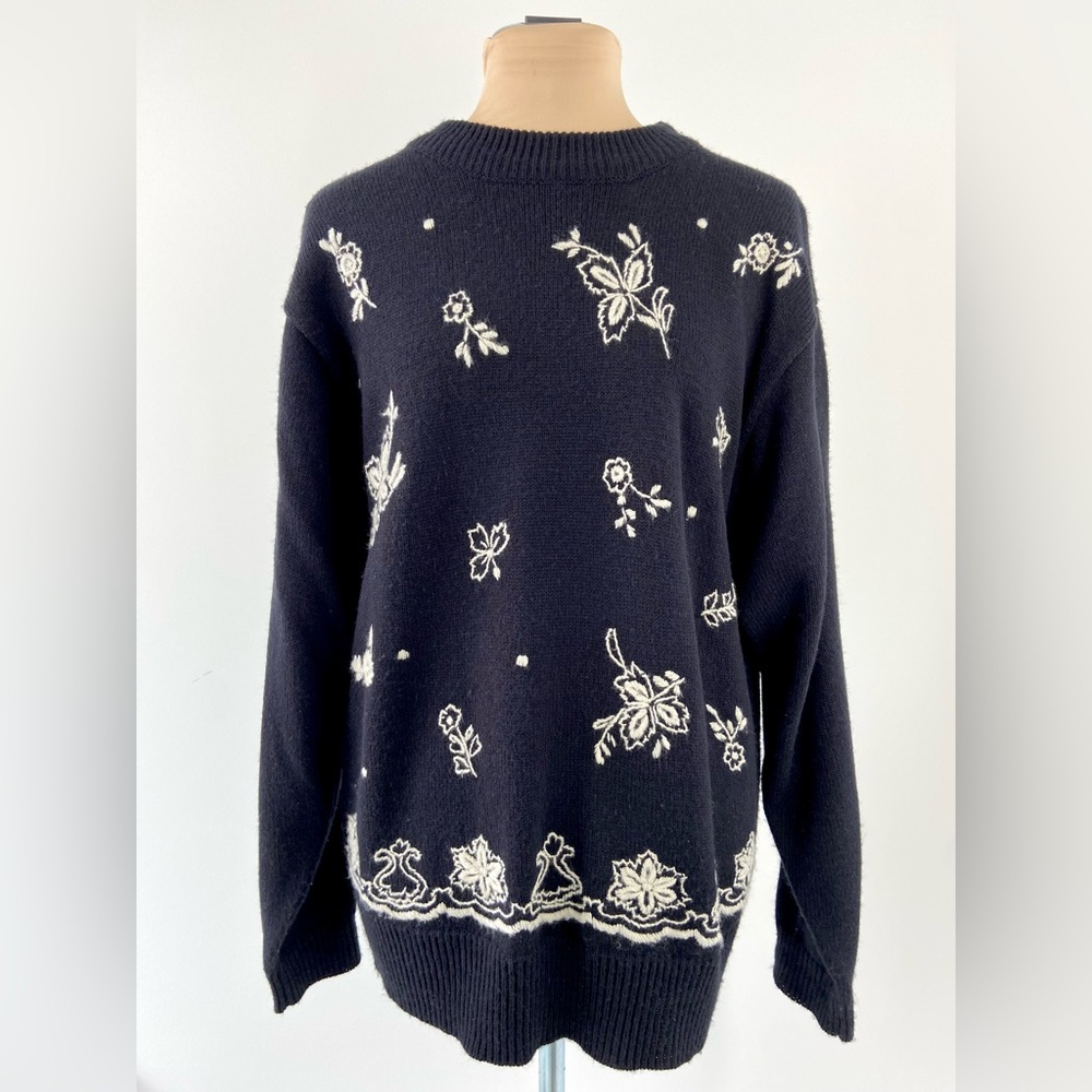 Vintage D'Allaird's Black Floral Embroidered Sweater | Size M